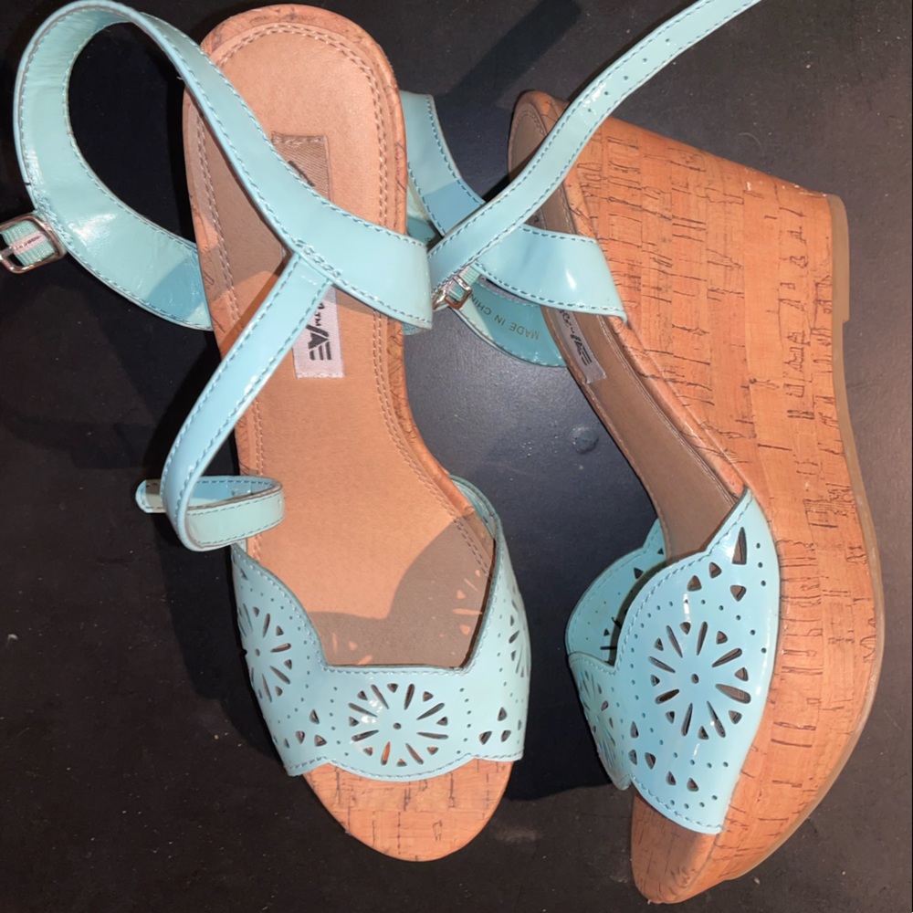 Women’s 8 American Eagle Wedge Shoes